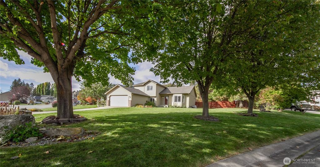 Photo of 8115 E Sommerset Drive, Spokane, WA 99212 (MLS # 2447909)