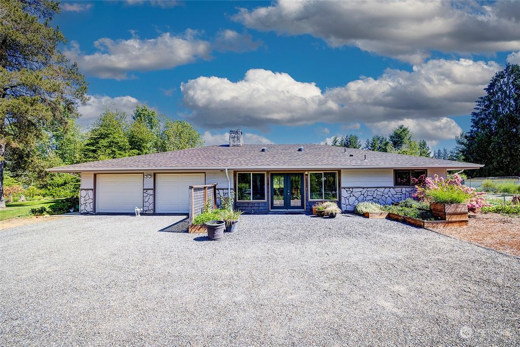 Photo of 22240 276th Avenue SE, Maple Valley, WA 98038 (MLS # 2077272)