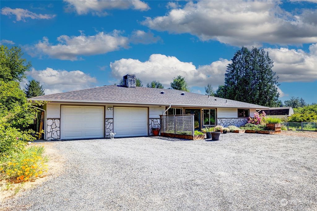 Photo of 22240 276th Avenue SE, Maple Valley, WA 98038 (MLS # 2077272)