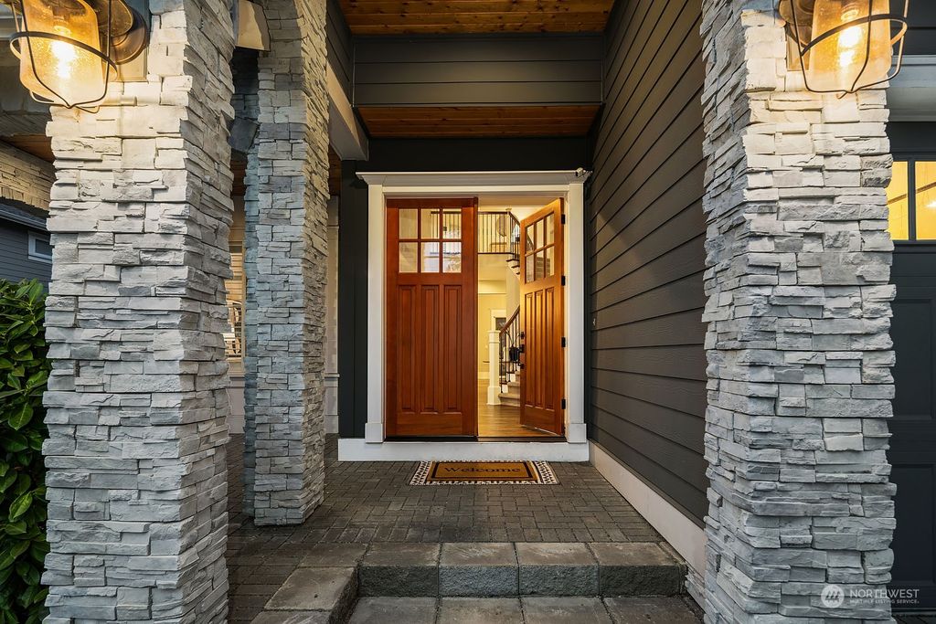 Photo of 3622 84th Avenue SE, Mercer Island, WA 98040 (MLS # 2271148)