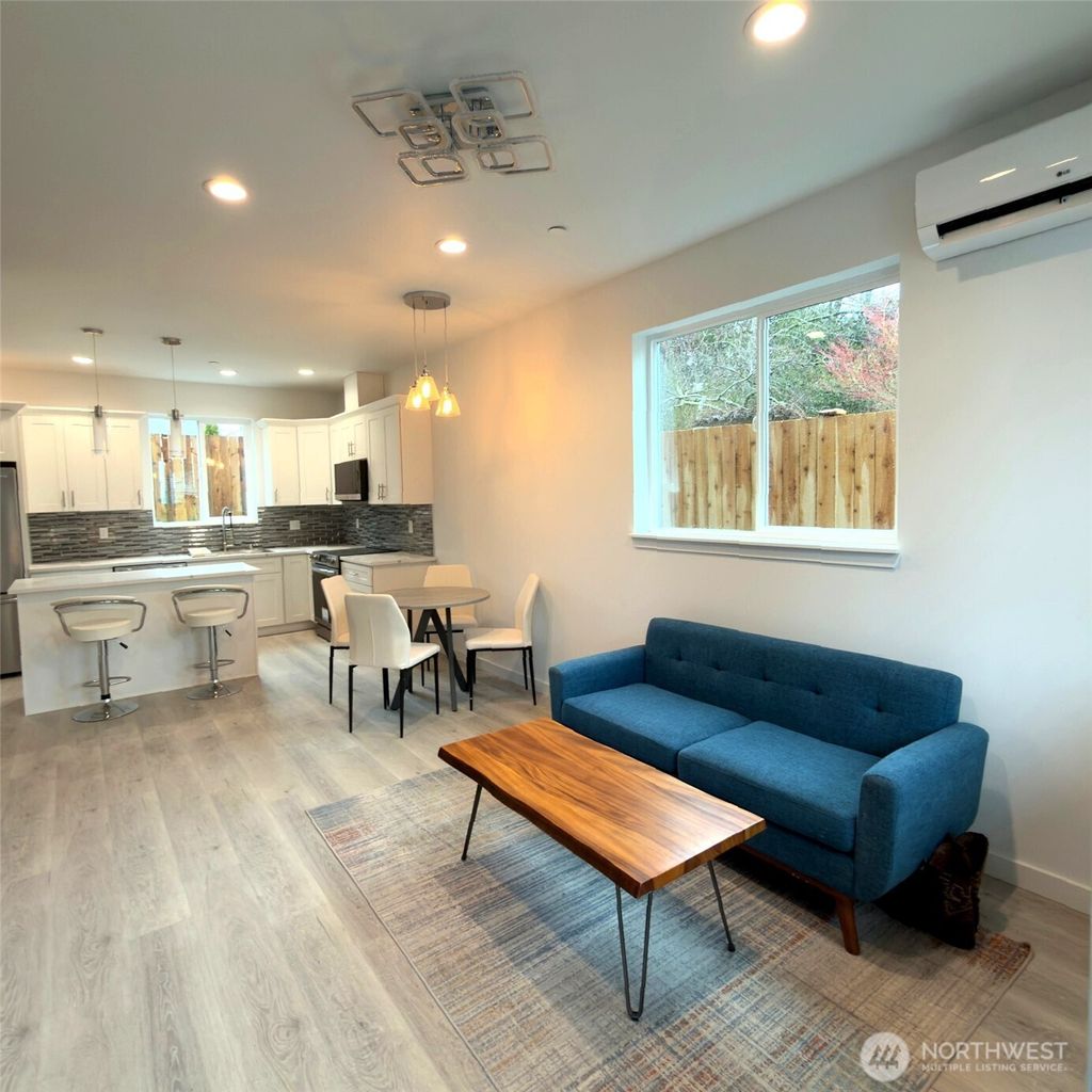 Photo of 648 B SW 139th Street, Burien, WA 98166 (MLS # 2492624)