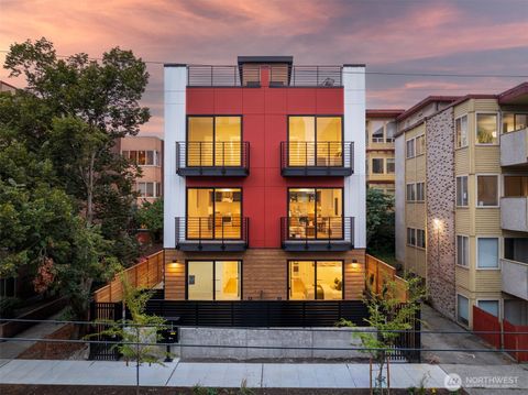 Photo of 318 B Bellevue Avenue E, Seattle, WA 98102 (MLS # 2447043)
