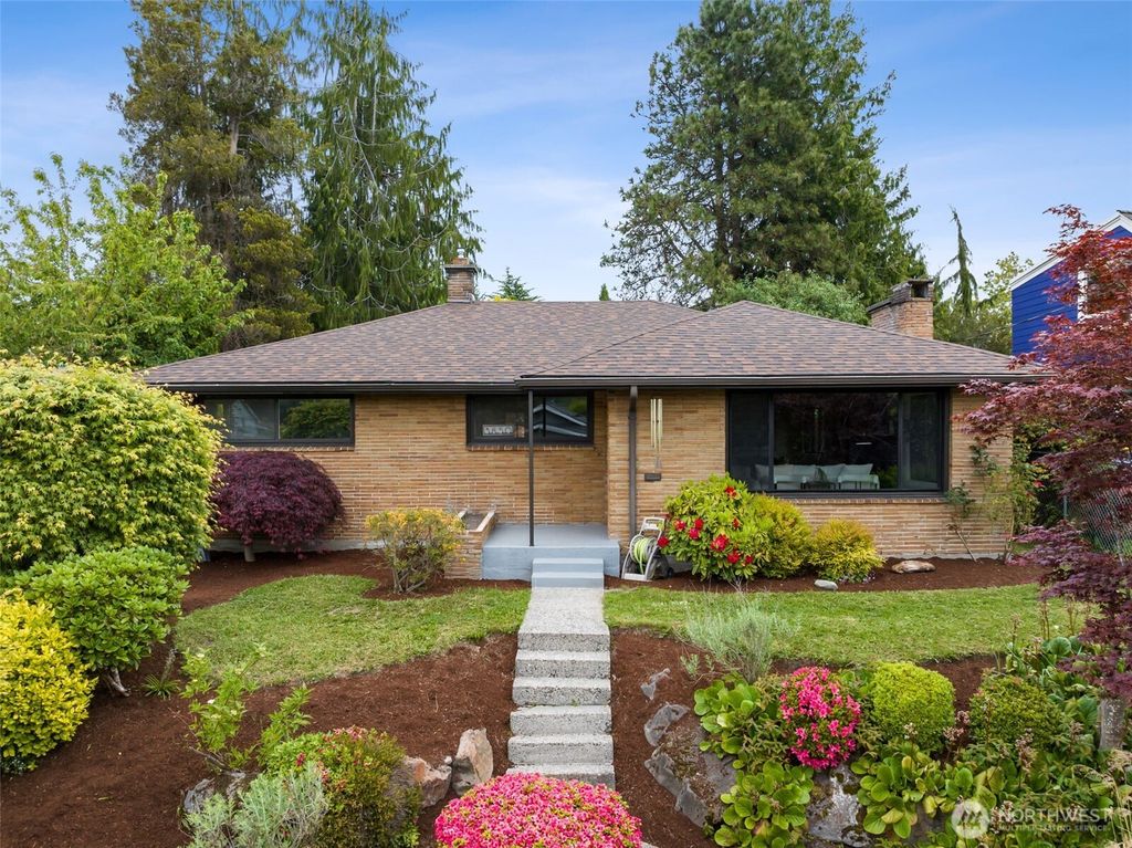 Photo of 3850 38th Avenue S, Seattle, WA 98118 (MLS # 2375176)