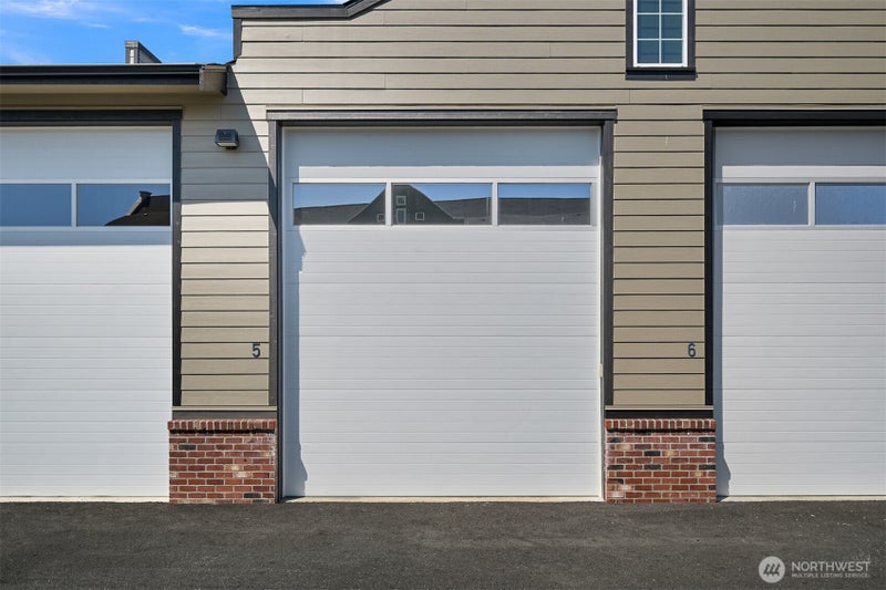 2203 Mercedes Drive 5