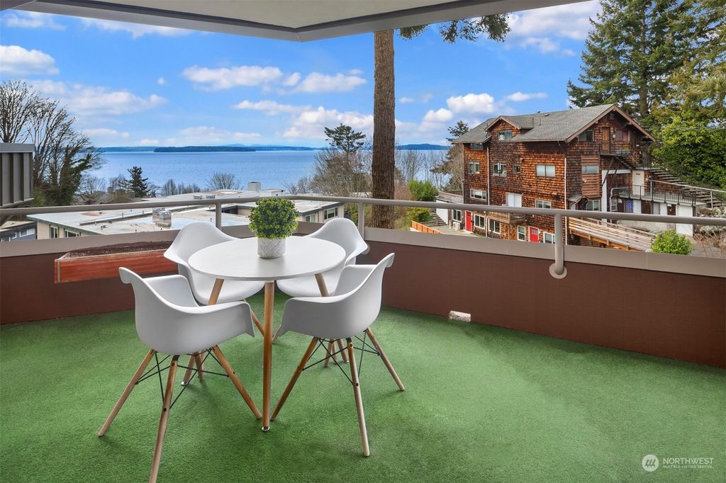 Photo of 7019 47th Avenue SW #7, Seattle, WA 98136 (MLS # 2049613)