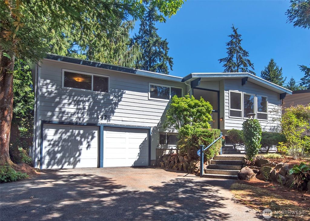 Photo of 142 NE 159th Street, Shoreline, WA 98155 (MLS # 2413492)
