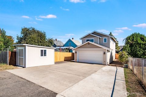 Photo of 1750 S Ainsworth Avenue, Tacoma, WA 98405 (MLS # 2434839)