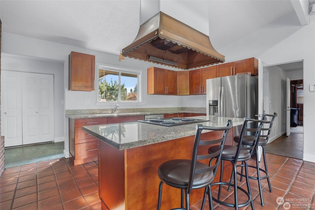 Photo of 124 SW 312th Place, Federal Way, WA 98023 (MLS # 2211924)