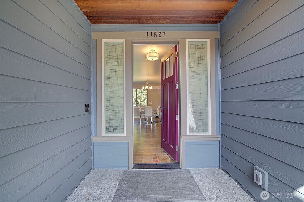Photo of 11627 21st Avenue SW, Burien, WA 98146 (MLS # 2514119)