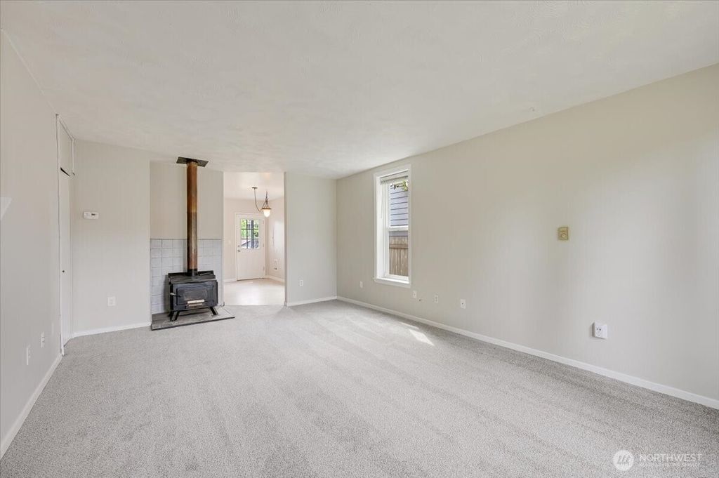 Photo of 2111 Cleveland Avenue, Everett, WA 98201 (MLS # 2392389)