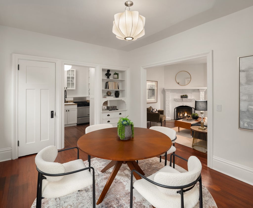 Photo of 129 Warren Avenue N #G, Seattle, WA 98109 (MLS # 2598577)