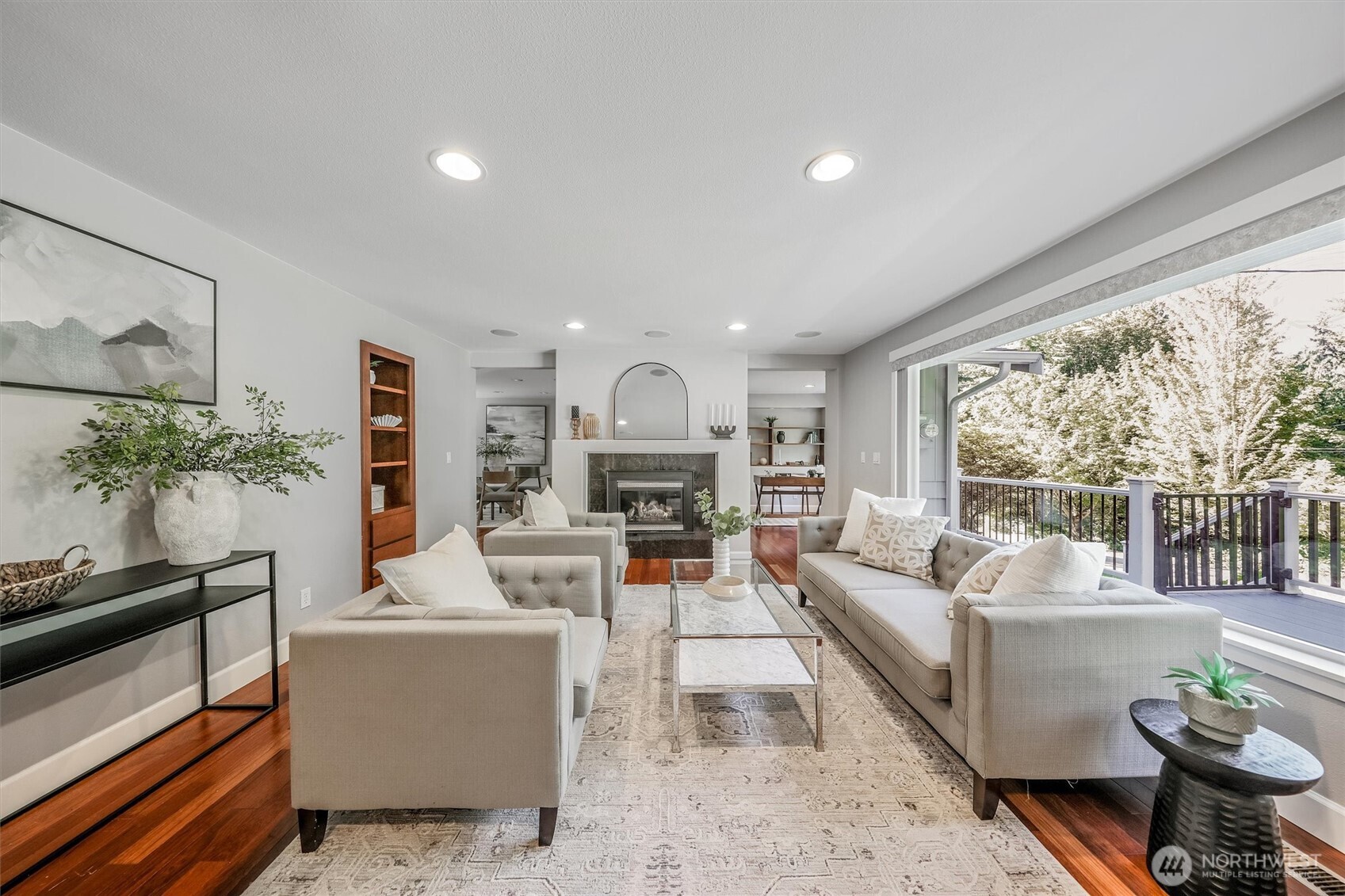 1136 205th Avenue NE