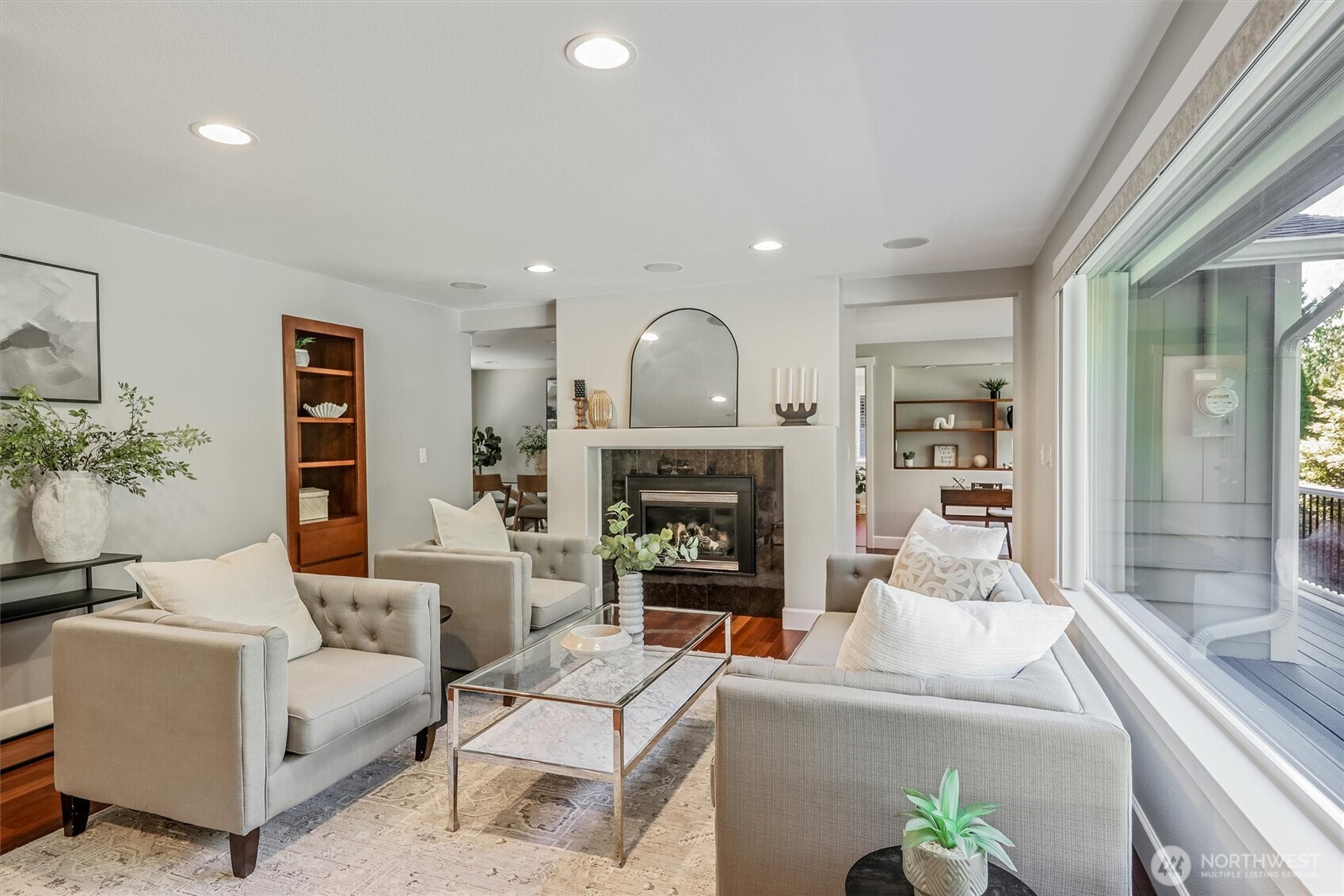 1136 205th Avenue NE