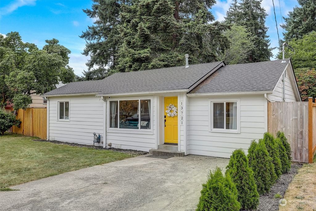 Photo of 13721 Ashworth Avenue N, Seattle, WA 98133 (MLS # 2140691)