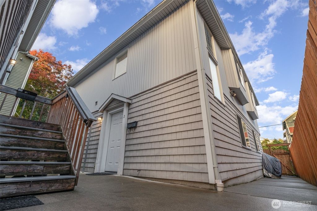 Photo of 128 20th Avenue E #2, Seattle, WA 98112 (MLS # 2470279)