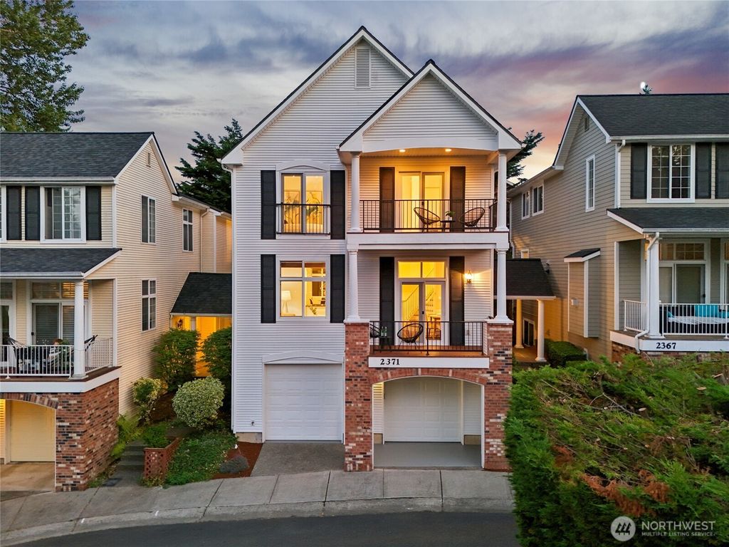 Photo of 2371 132nd Avenue SE, Bellevue, WA 98005 (MLS # 2416001)