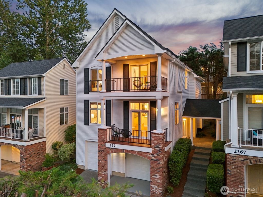 Photo of 2371 132nd Avenue SE, Bellevue, WA 98005 (MLS # 2416001)