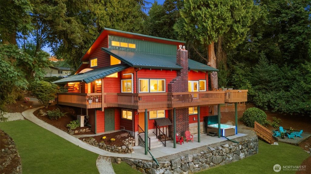 Photo of 12817 70th AVE Ave S, Seattle, WA 98178 (MLS # 2428991)