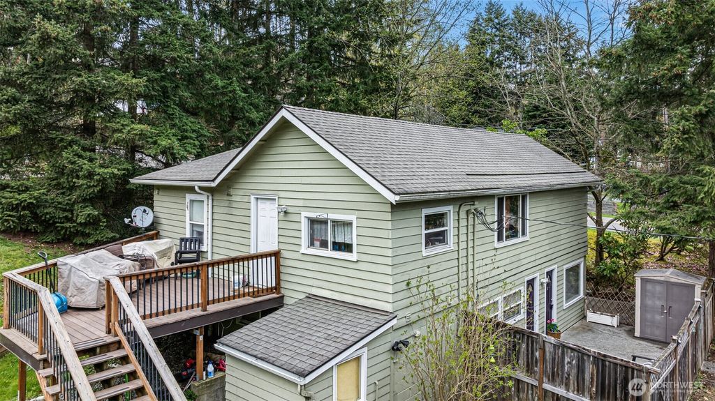 Photo of 5305 NE 193rd Street #A &amp; B, Lake Forest Park, WA 98155 (MLS # 2353262)