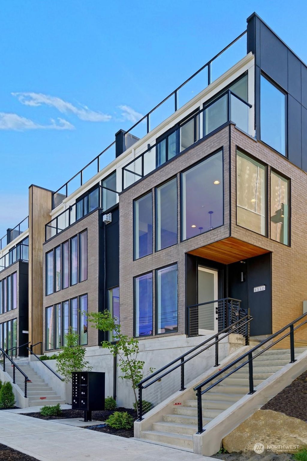 Photo of 111 26th Avenue E #D, Seattle, WA 98112 (MLS # 2025783)