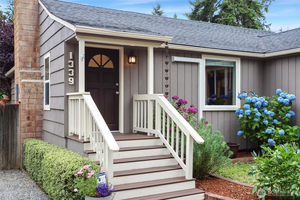 Photo of 1339 N 167th Street, Shoreline, WA 98133 (MLS # 2405738)