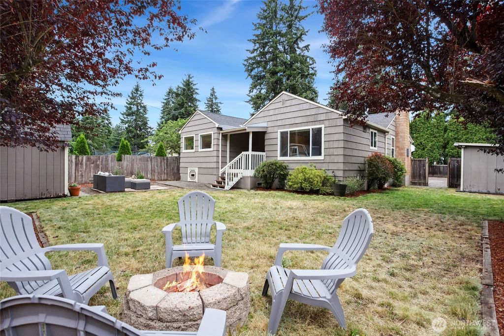 Photo of 1339 N 167th Street, Shoreline, WA 98133 (MLS # 2405738)