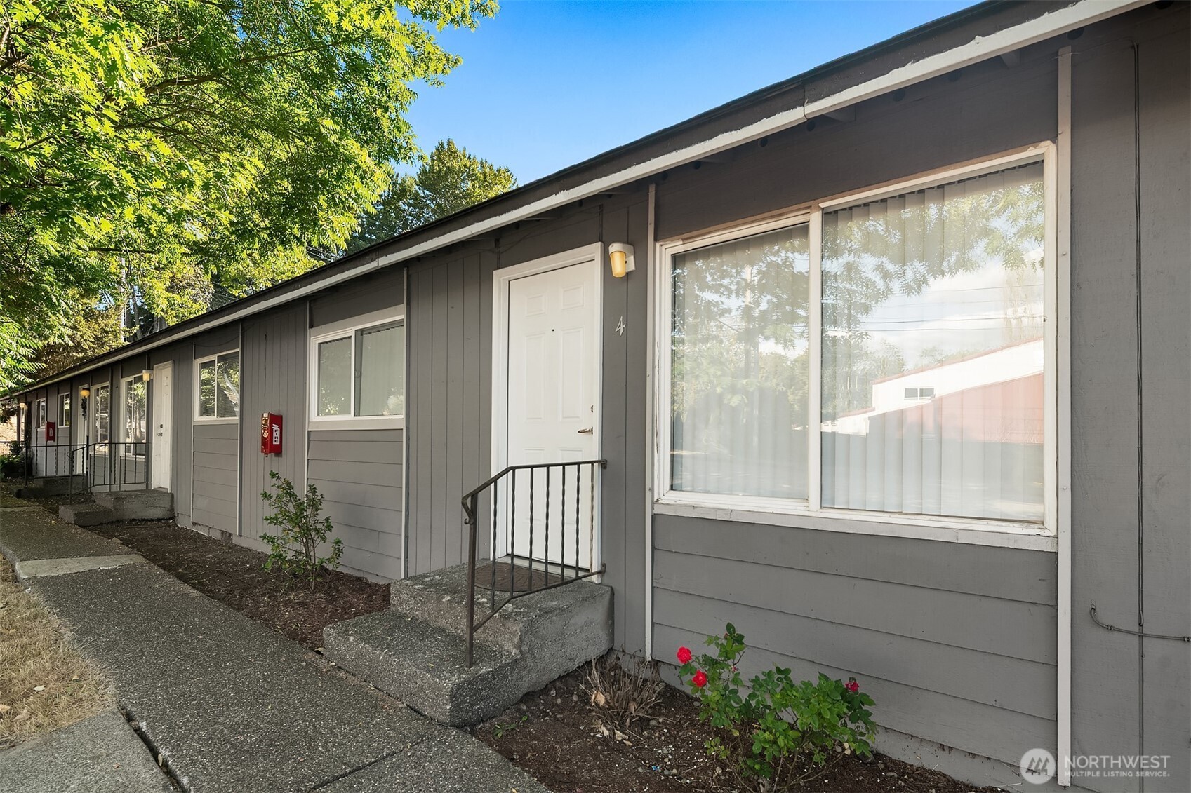 1521 E 38th Street 1-8