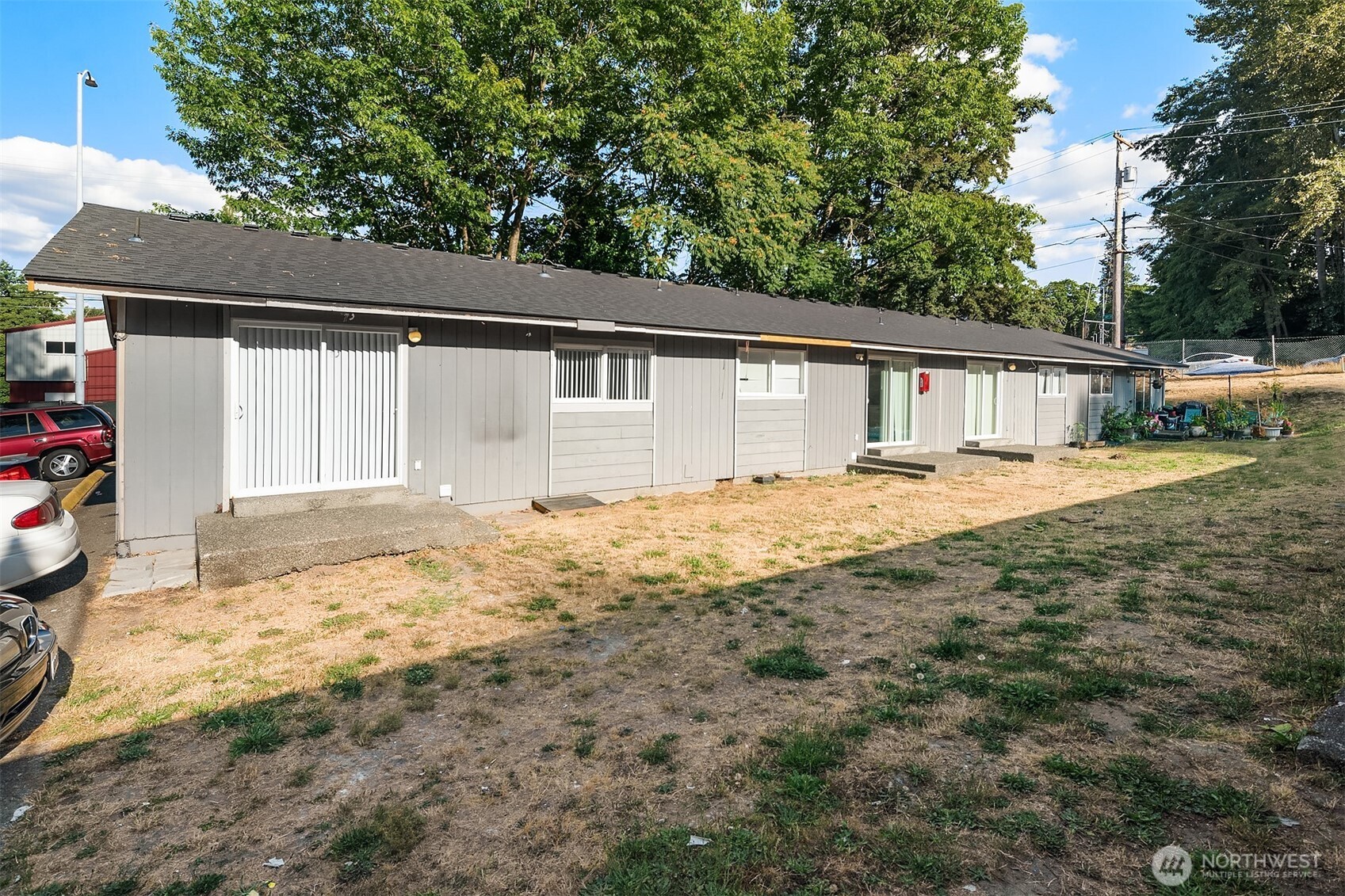 1521 E 38th Street 1-8