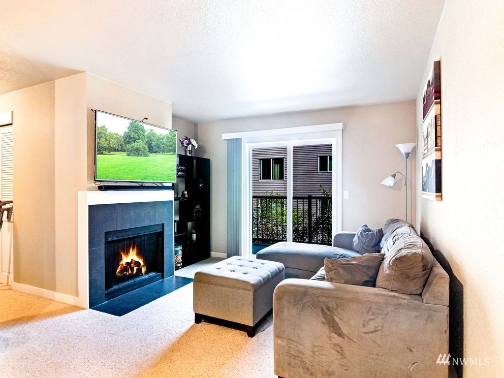 Photo of 840 NE 125th Street #201, Seattle, WA 98125 (MLS # 1979187)