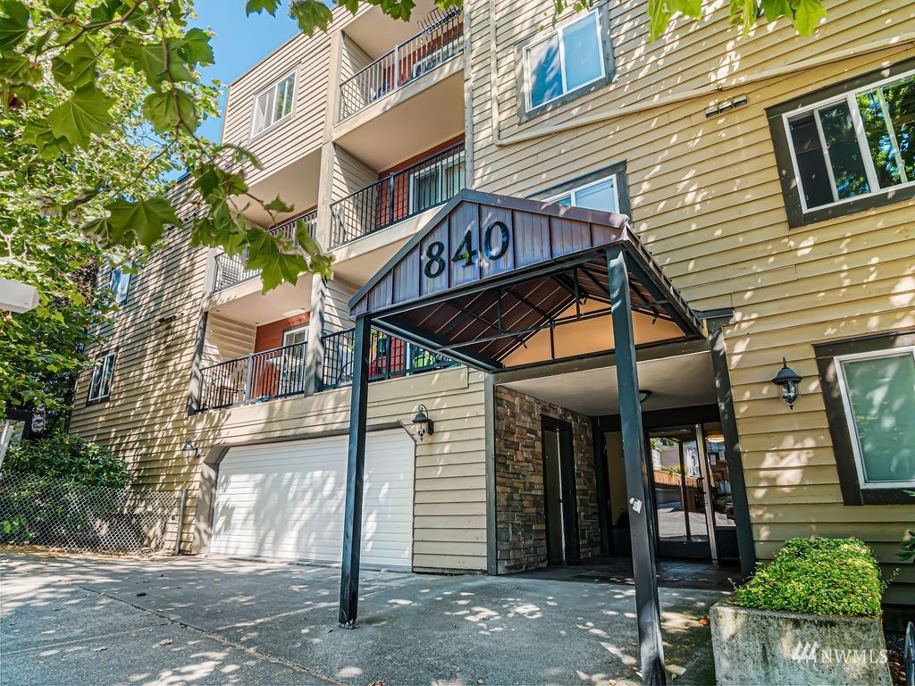 Photo of 840 NE 125th Street #201, Seattle, WA 98125 (MLS # 1979187)