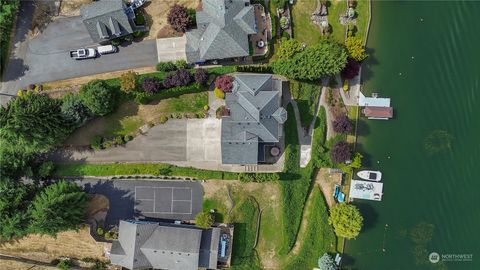 A home in Lake Tapps