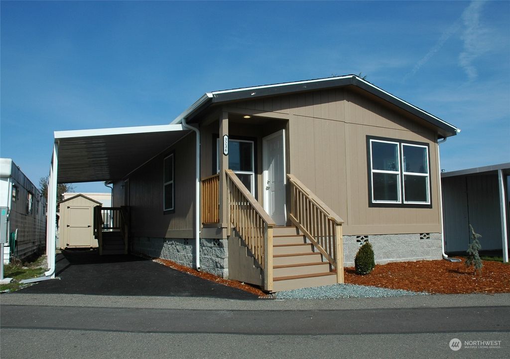 Photo of 3236 S 182nd Place #199, SeaTac, WA 98188 (MLS # 2048567)