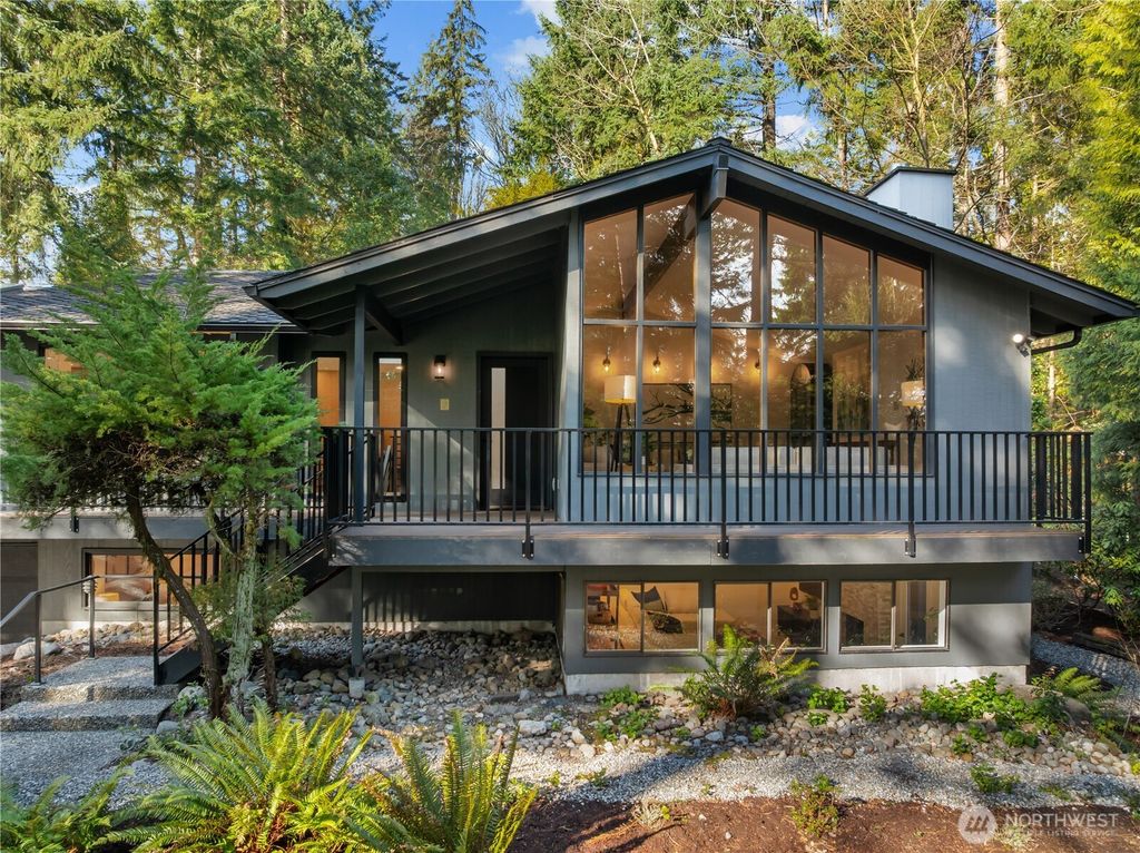 Photo of 6423 E Mercer Way, Mercer Island, WA 98040 (MLS # 2475726)