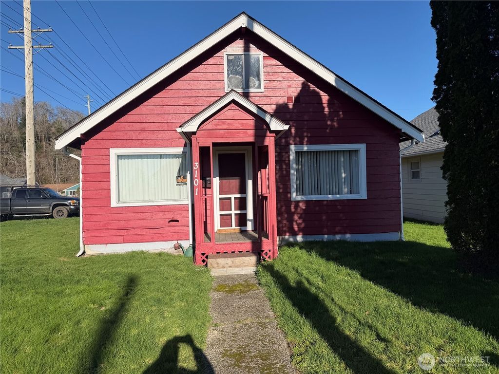 Photo of 3101 Sumner Avenue, Hoquiam, WA 98550 (MLS # 2470078)