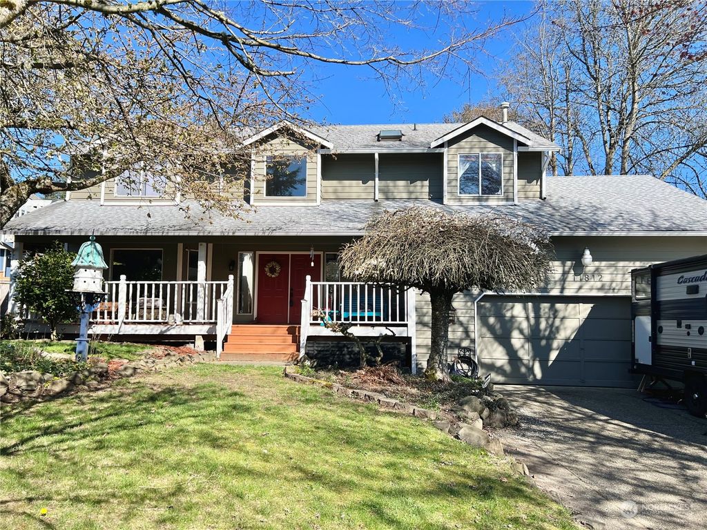 Photo of 11812 SE 204th Street, Kent, WA 98031 (MLS # 2202973)