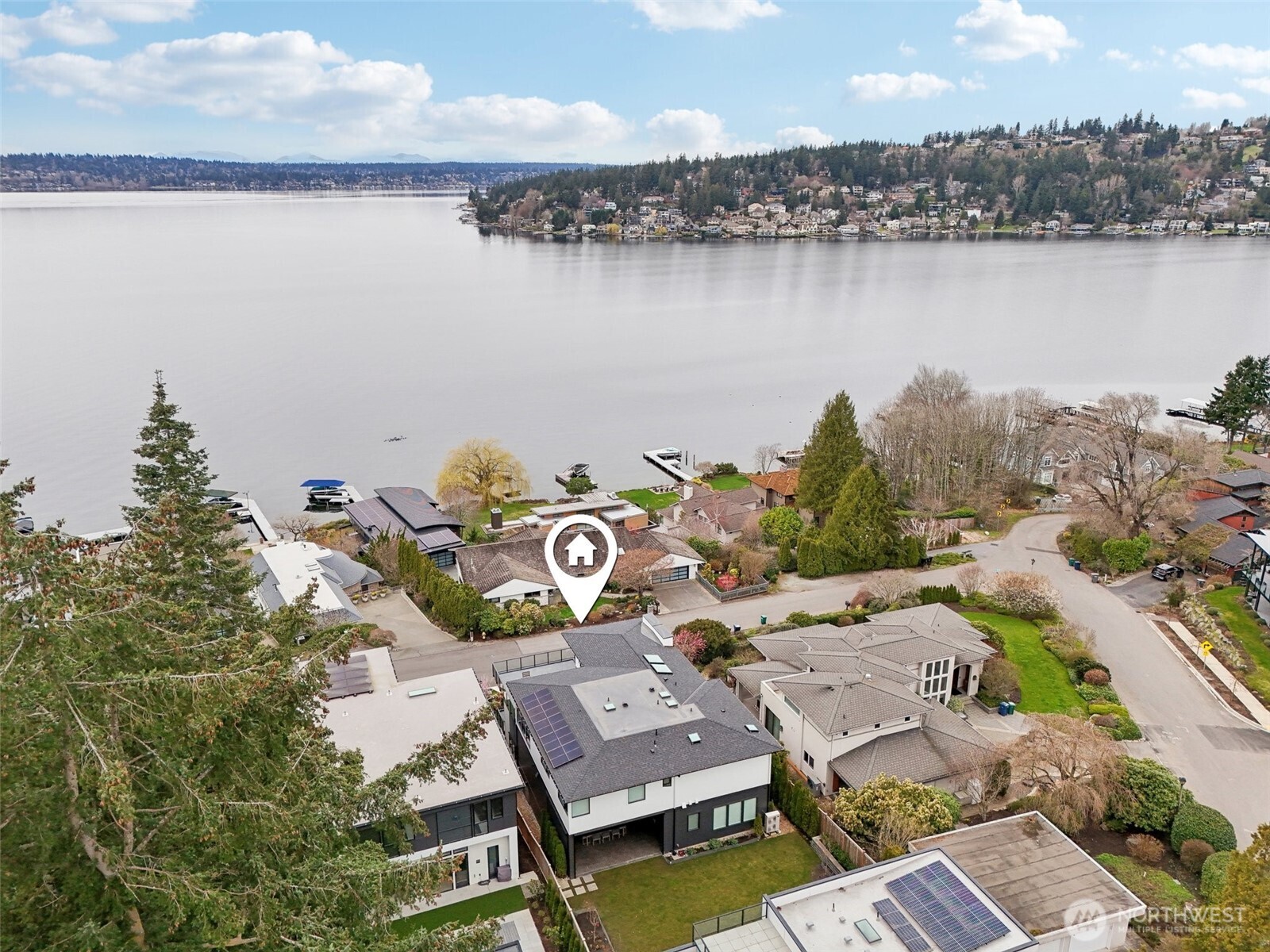 1658 10th Street W