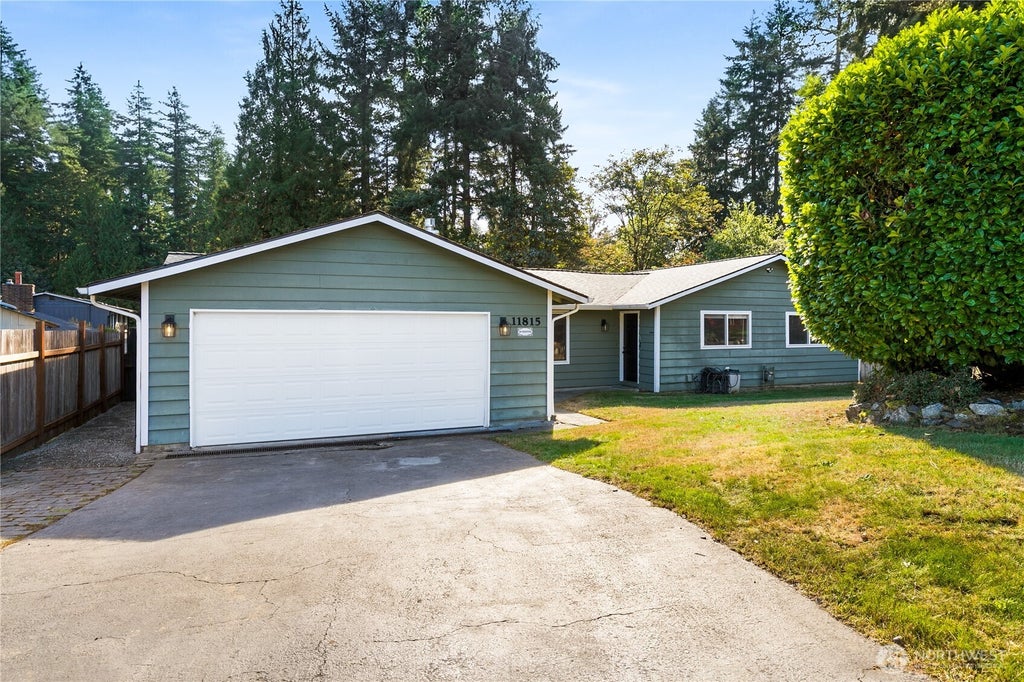 Photo of 11815 SE 323rd Place, Auburn, WA 98092 (MLS # 2577579)
