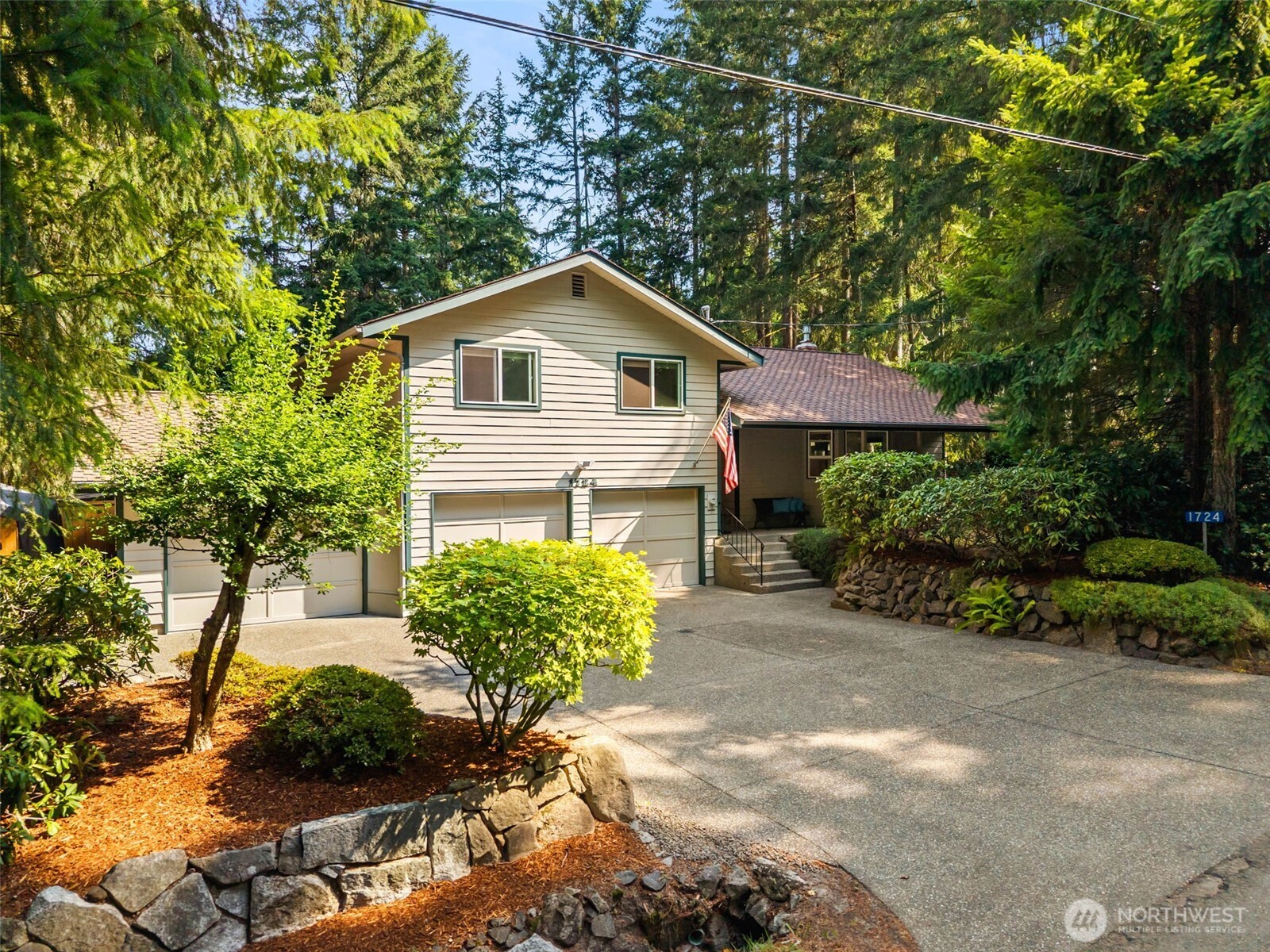 1724 NW Palmer Lane