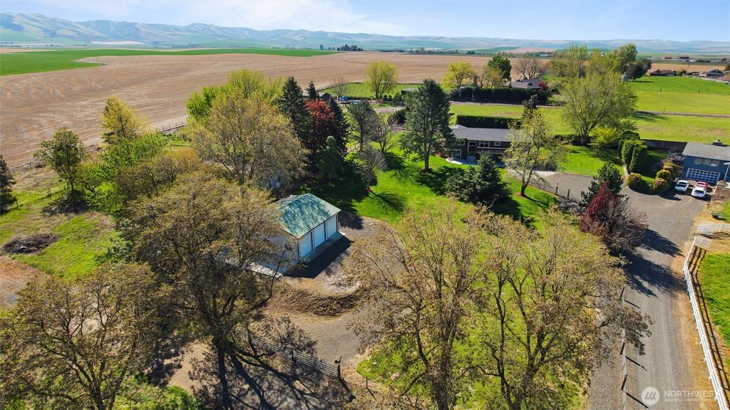 Photo of 1224 Rooster Road, Walla Walla, WA 99362 (MLS # 2478300)