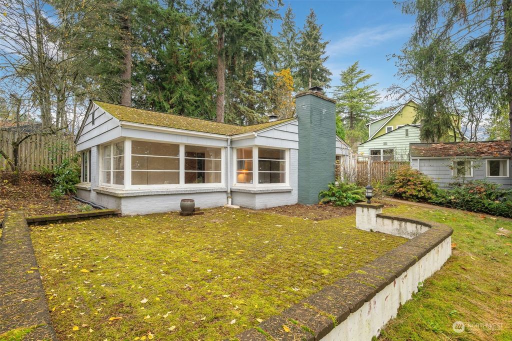 Photo of 14003 24th Avenue NE, Seattle, WA 98125 (MLS # 2310863)