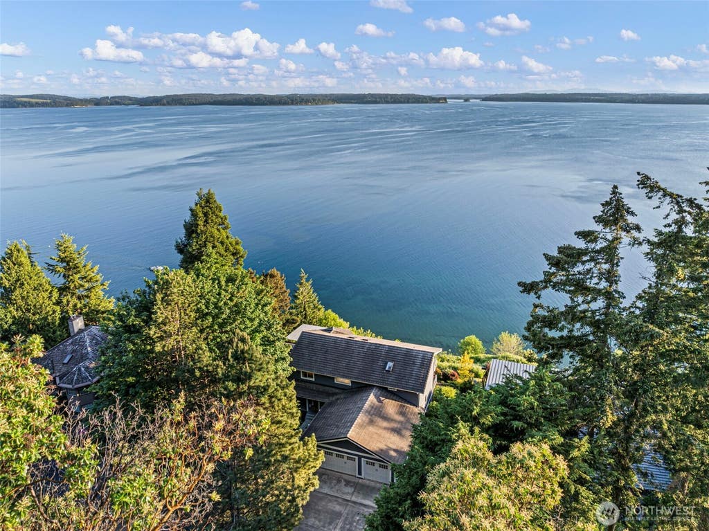Photo of 182 Bow Road, Fox Island, WA 98333 (MLS # 2562869)