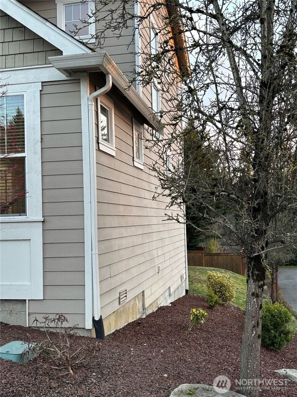 Photo of 1811 NE 21st Street, Renton, WA 98056 (MLS # 2337926)