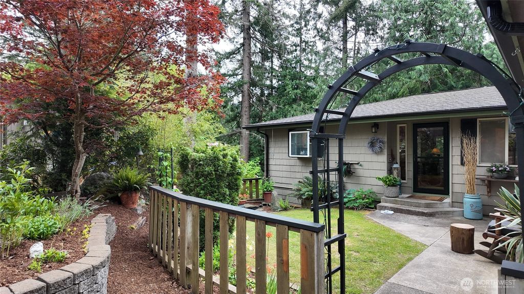 Photo of 15 Tee Place, Bellingham, WA 98229 (MLS # 2521043)