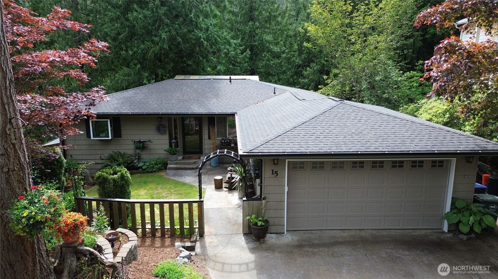 Photo of 15 Tee Place, Bellingham, WA 98229 (MLS # 2521043)