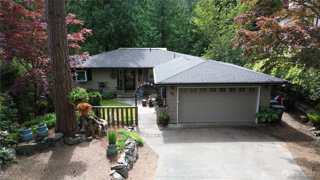 Photo of 15 Tee Place, Bellingham, WA 98229 (MLS # 2521043)