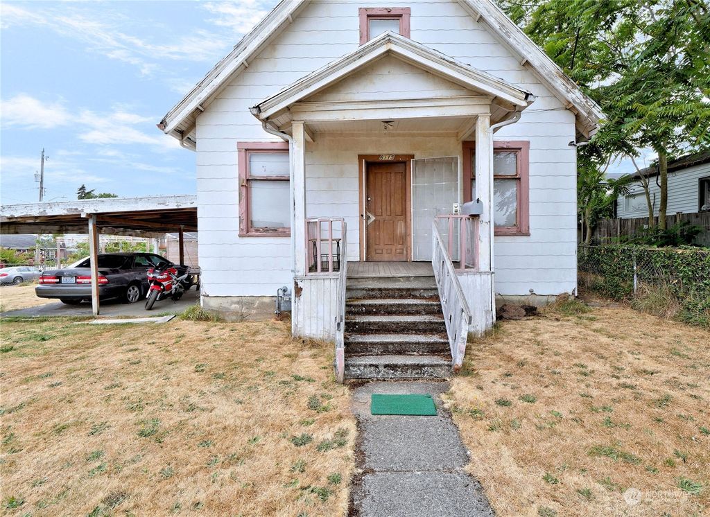 Photo of 6115 44th Avenue S, Seattle, WA 98118 (MLS # 2273857)