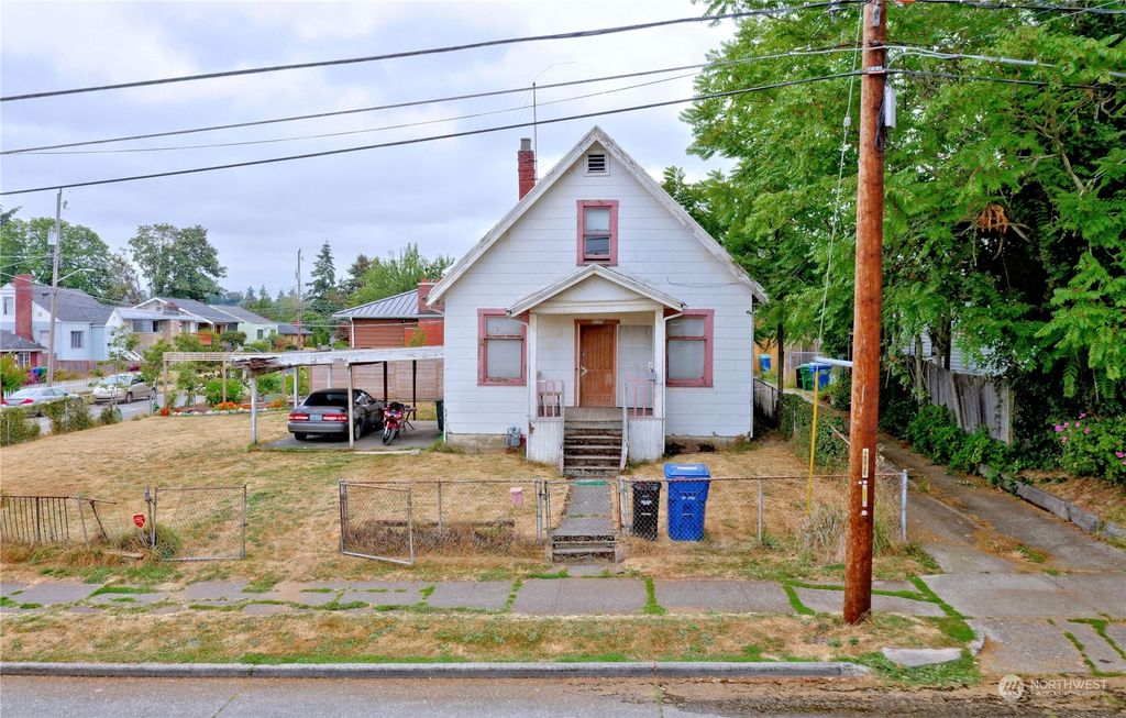 Photo of 6115 44th Avenue S, Seattle, WA 98118 (MLS # 2273857)