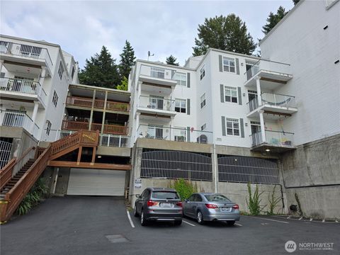 Photo of 3990 129 Place SE #C106, Bellevue, WA 98006 (MLS # 2424949)