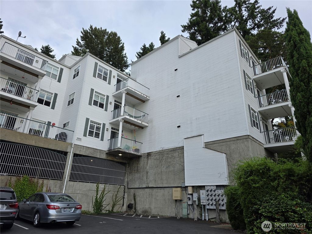 Photo of 3990 129 Place SE #C106, Bellevue, WA 98006 (MLS # 2424949)