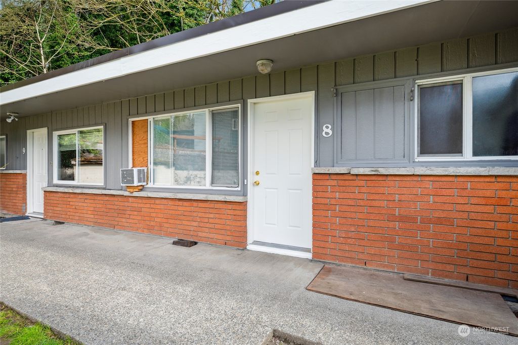 Photo of 9045 Canyon Drive, Kent, WA 98030 (MLS # 2217557)